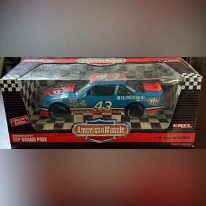 AMERICAN MUSCLE Richard Petty STP Grand Prix Diecast